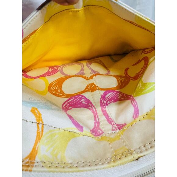 A225 Coach Scribble medium Crossbody - Picture 5 of 7